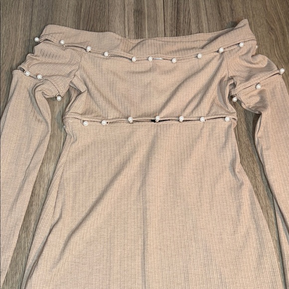 REVOLVE h:ours Tan Off-Shoulder Long Sleeve DelhiaPearl Dress Size:M mini Dress - Picture 4 of 13